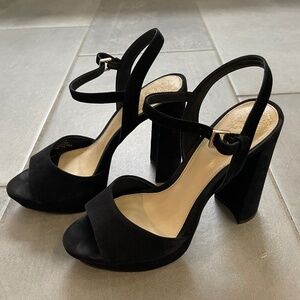 Vince Camuto Krysta - Black Nubuck - Size 5.5